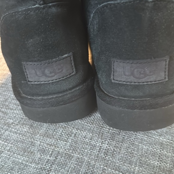 UGG classic short boot - Picture 7 of 8